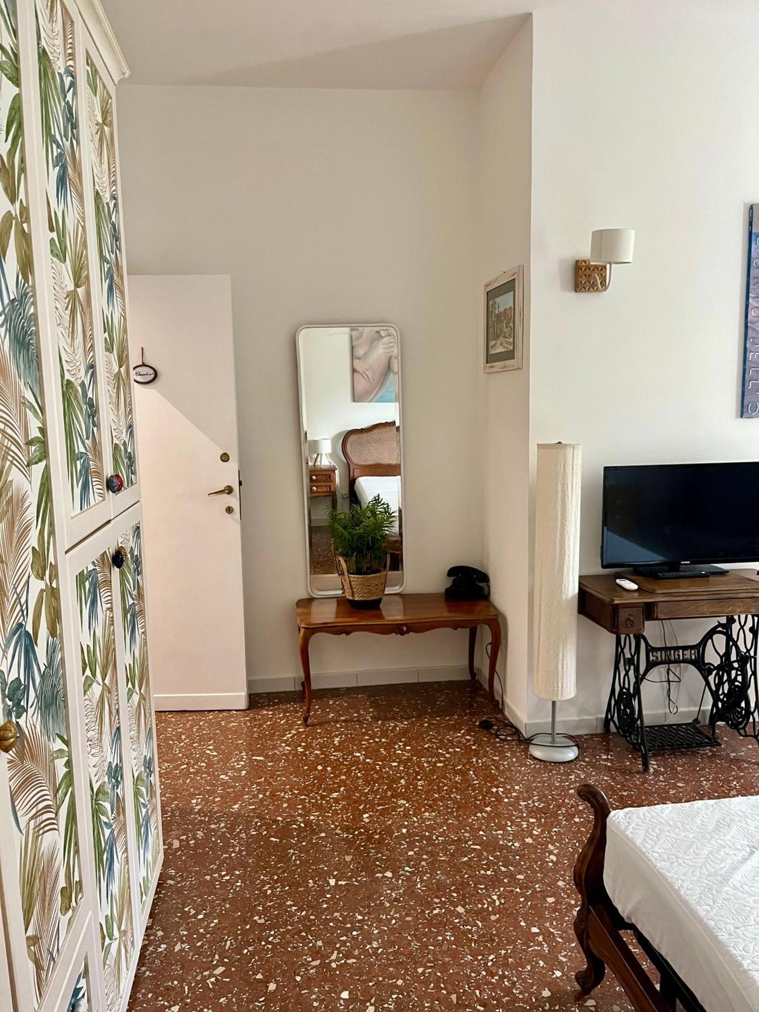 Casa Vacanze Gli Oleandri Bracciano  Luaran gambar